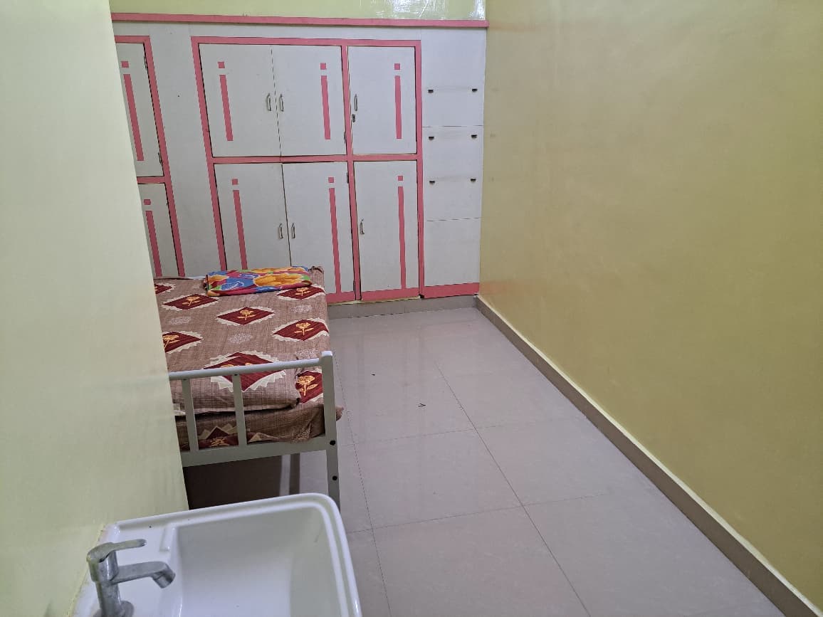 Gallery image 1 of Raja Pandharicha bhakt niwas