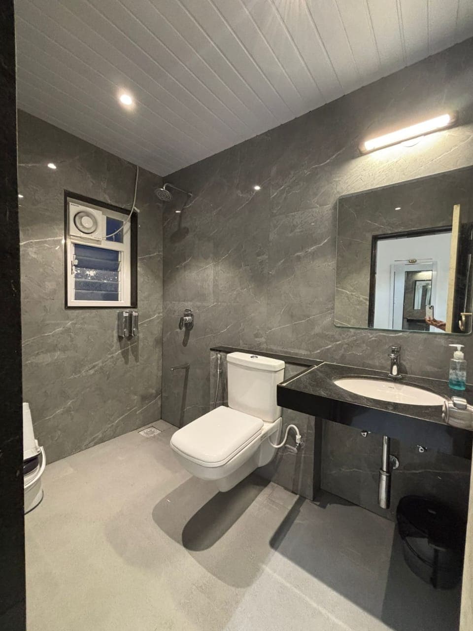 Gallery image 4 of Emerald Nest