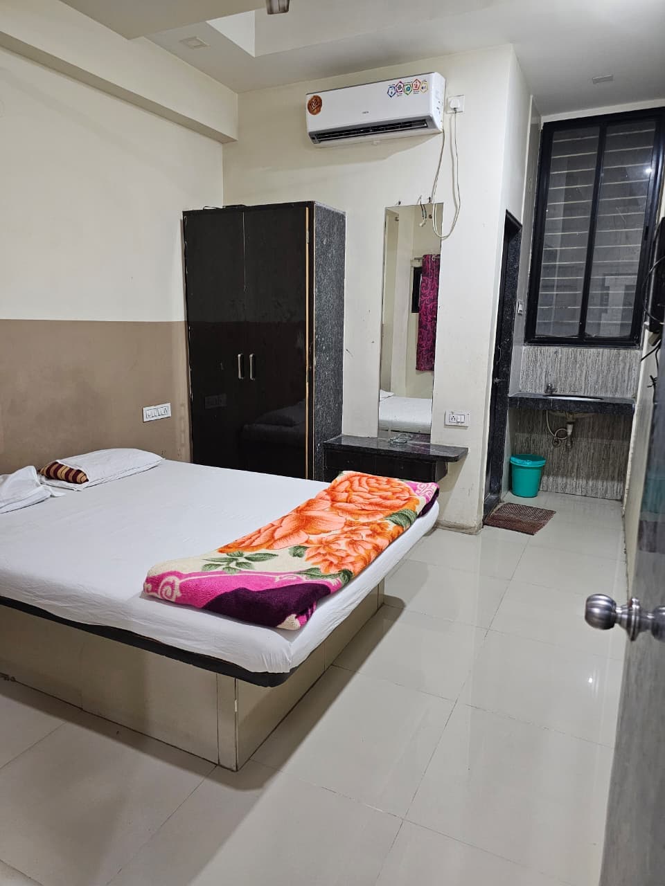 Gallery image 3 of VijayLaxmi Lodge