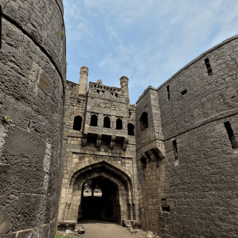 Gallery image 1 of Solapur Bhuikot Fort