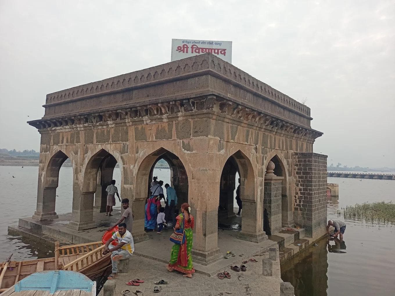 Gallery image 3 of Vishnupad Temple