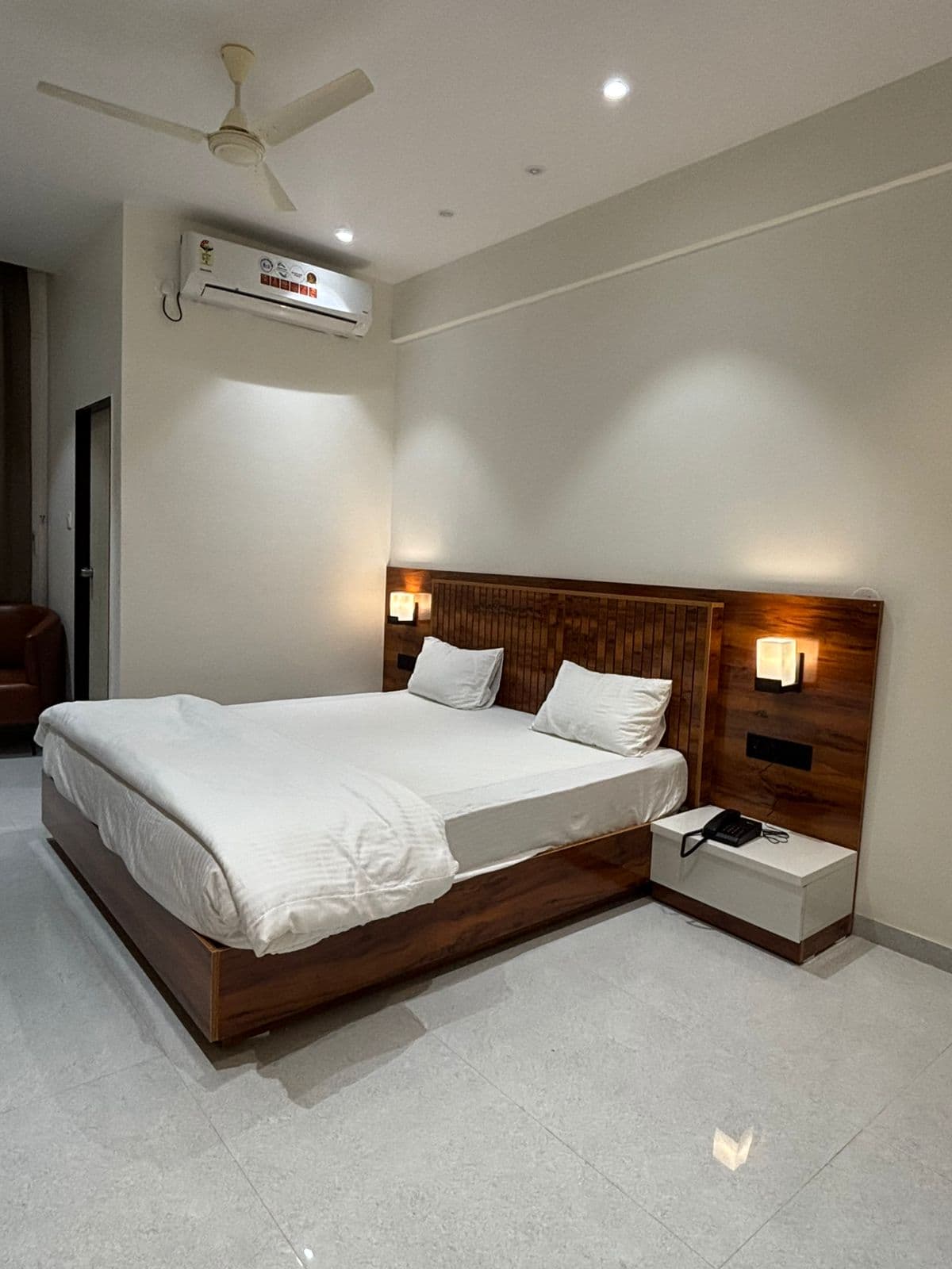 Gallery image 3 of Emerald Nest