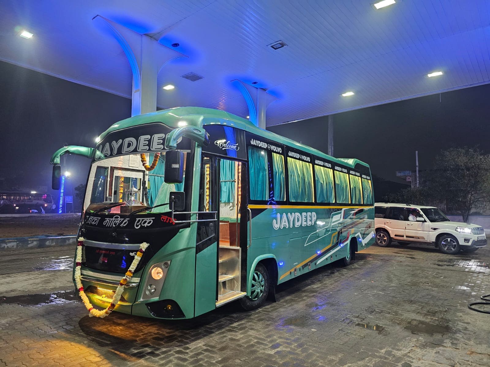 Gallery image 11 of Jaydeep travels