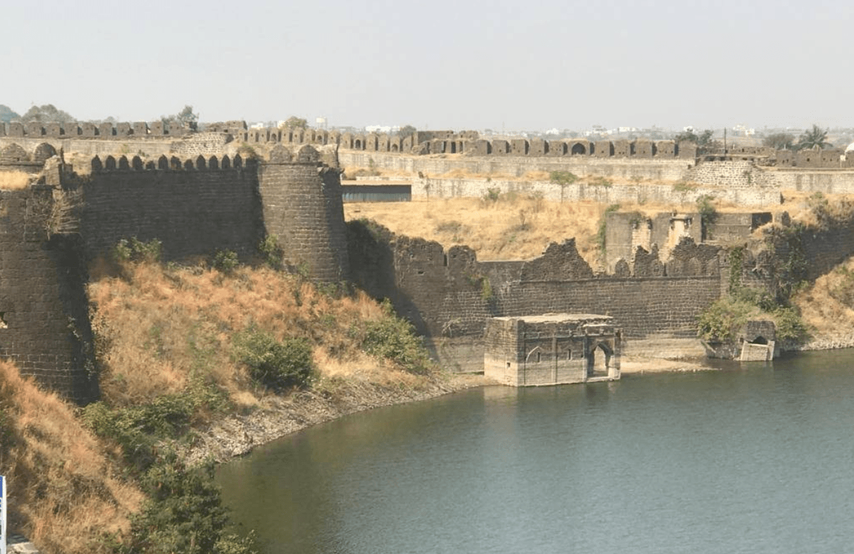 Gallery image 1 of Naldurg Fort